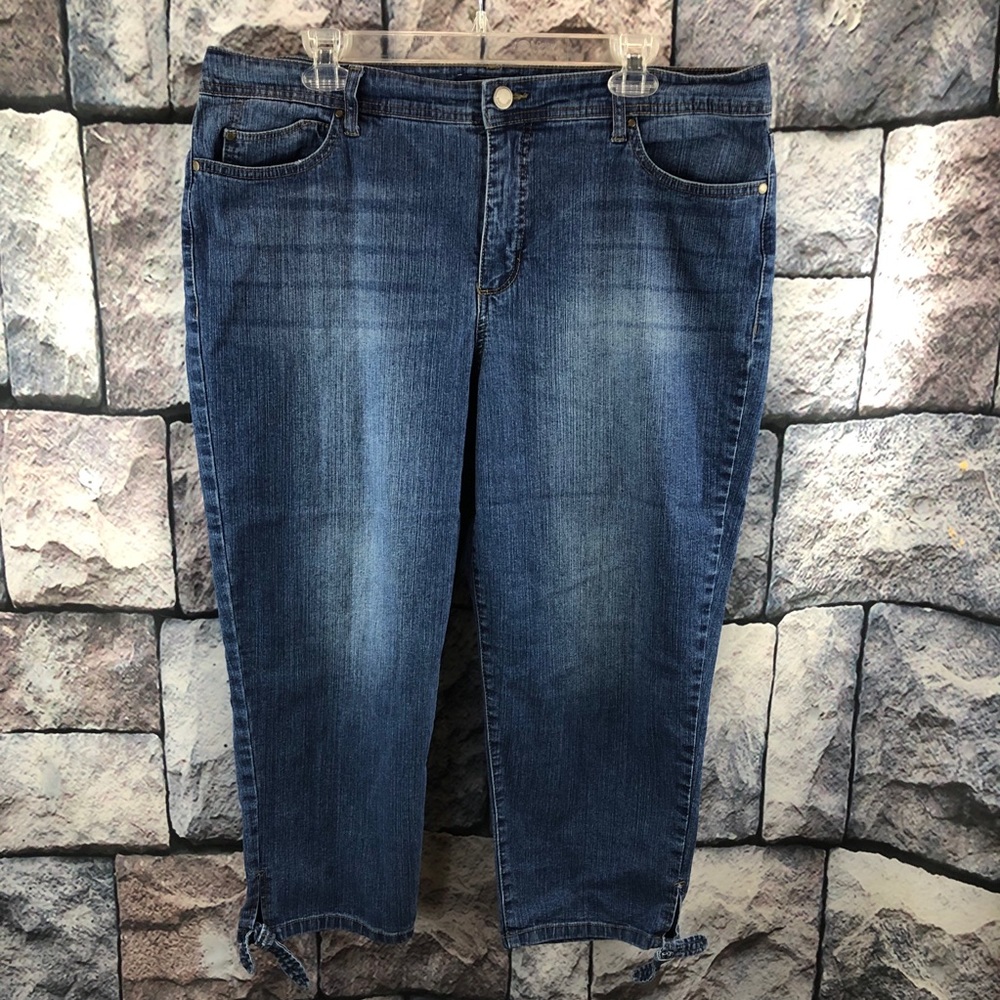 Bandolino Size 16 Amy Capris w/tie hems